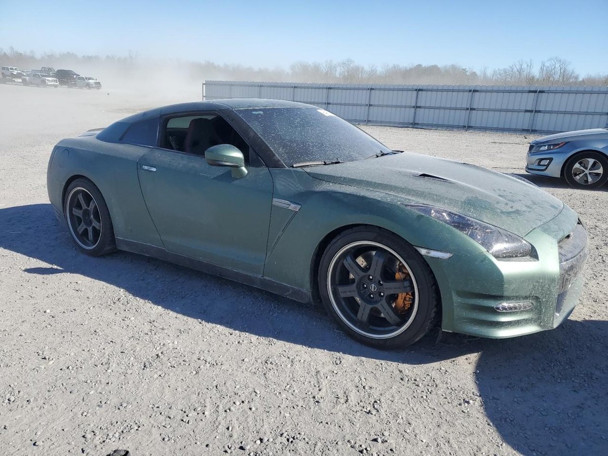 Nissan GT-R 2013