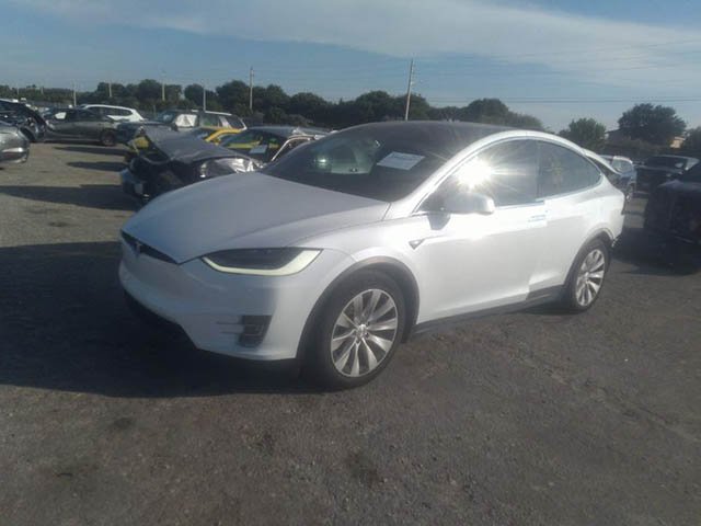 Tesla Model X 2020