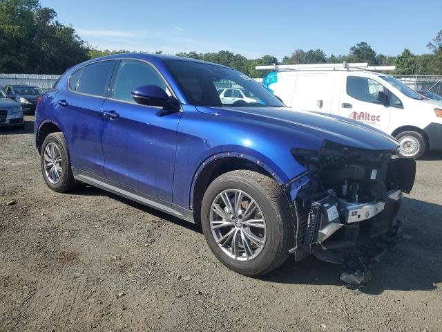 Alfa Romeo Stelvio 2023