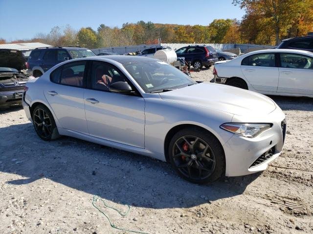 Alfa Romeo Giulia 2021