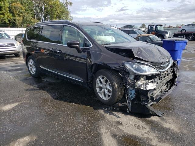 Chrysler Pacifica RU 2017