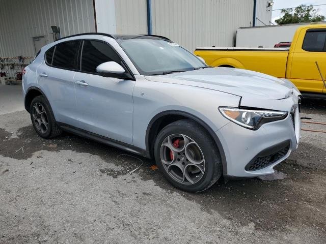 Alfa Romeo Stelvio 2022