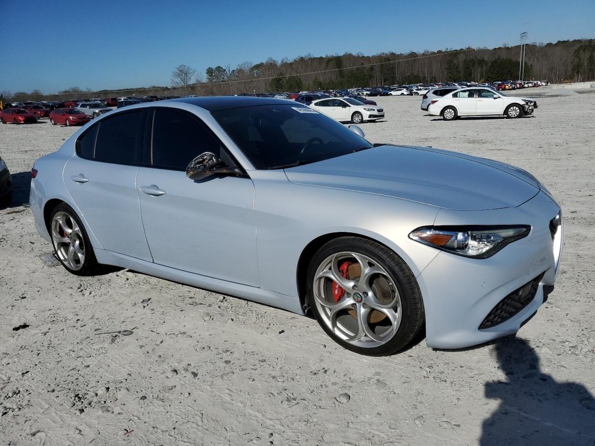Alfa Romeo Giulia 2021
