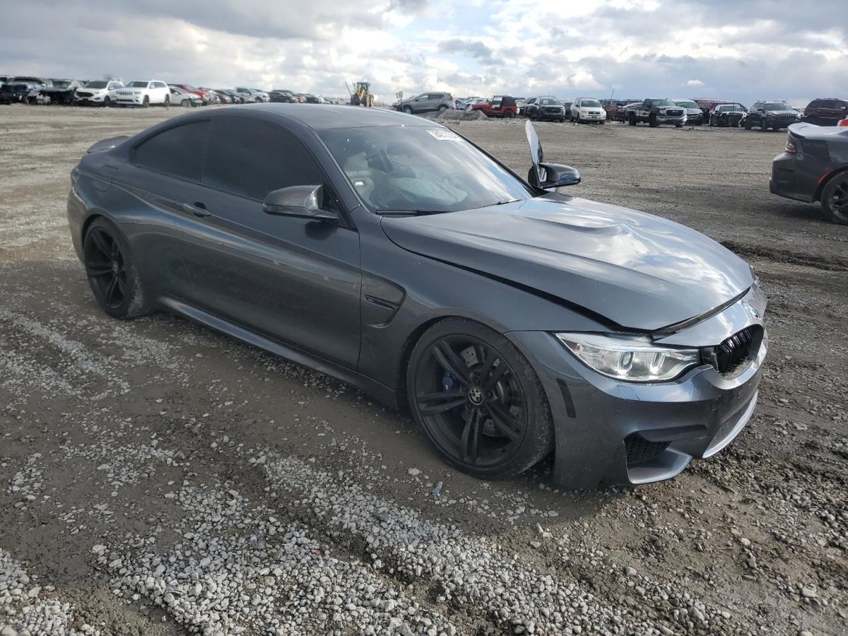 BMW M4 2015
