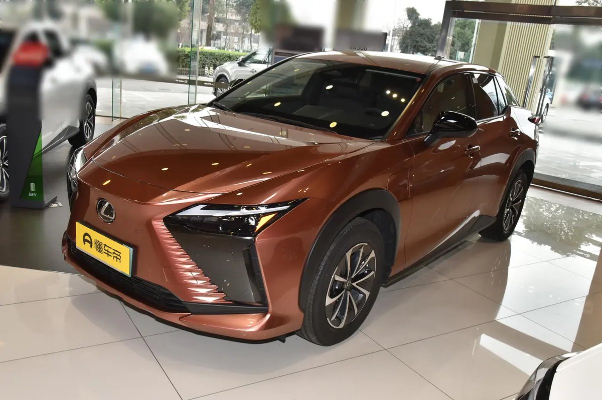 Lexus RZ 2024