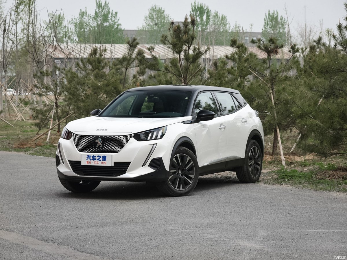 Peugeot e2008 2021