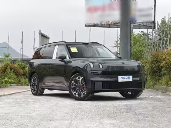 Lynk & Co 900 2025