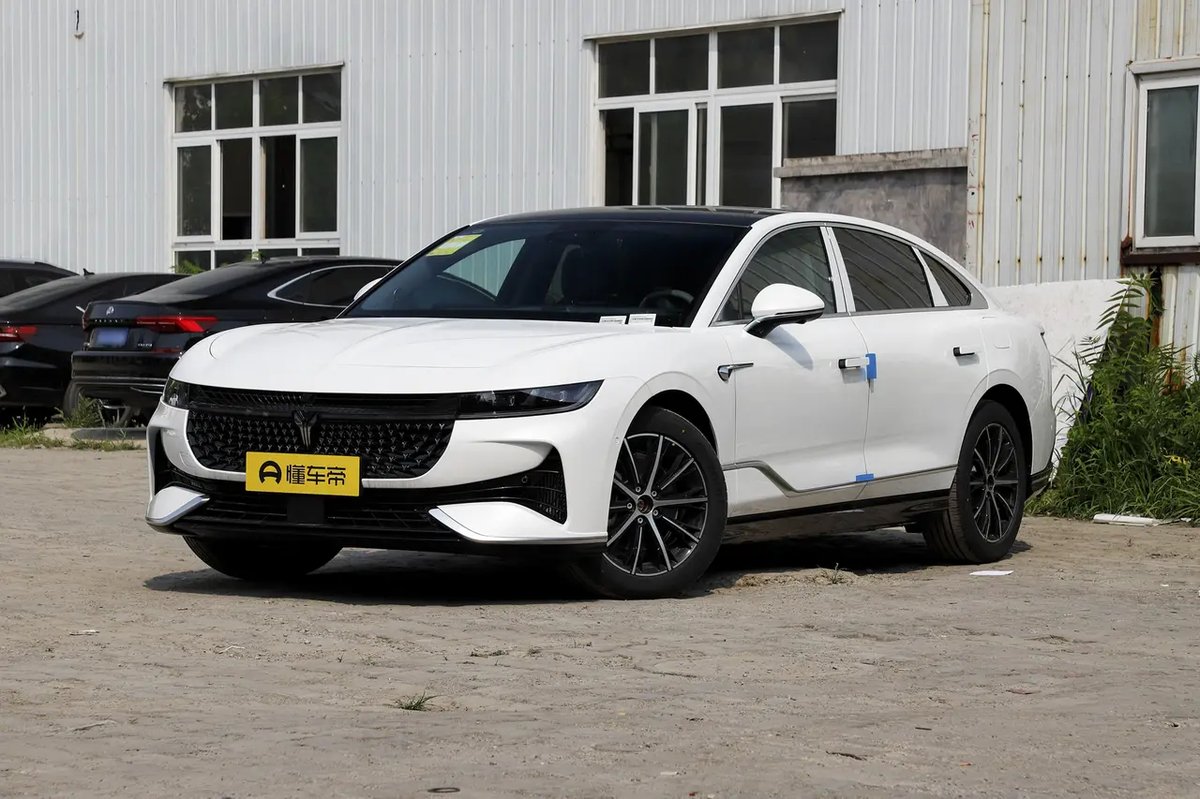 Voyah Chasing Light PHEV 2024