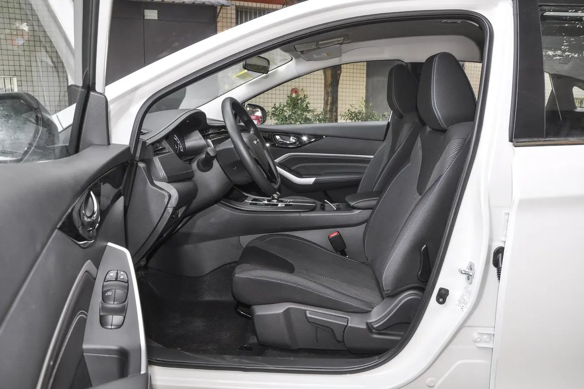 Venucia D60 EV 2022