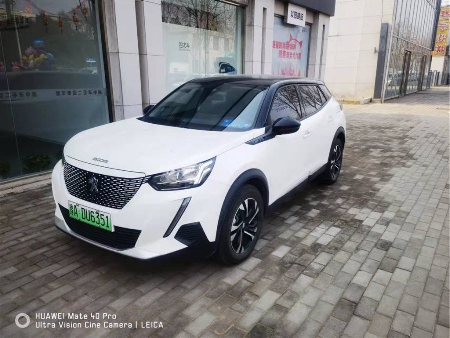 Peugeot e2008 2021