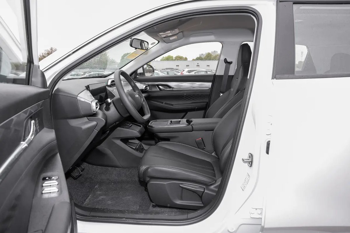 Dongfeng Aeolus Sky EV 2025