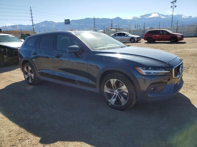 Volvo V60 Cross Country 2020