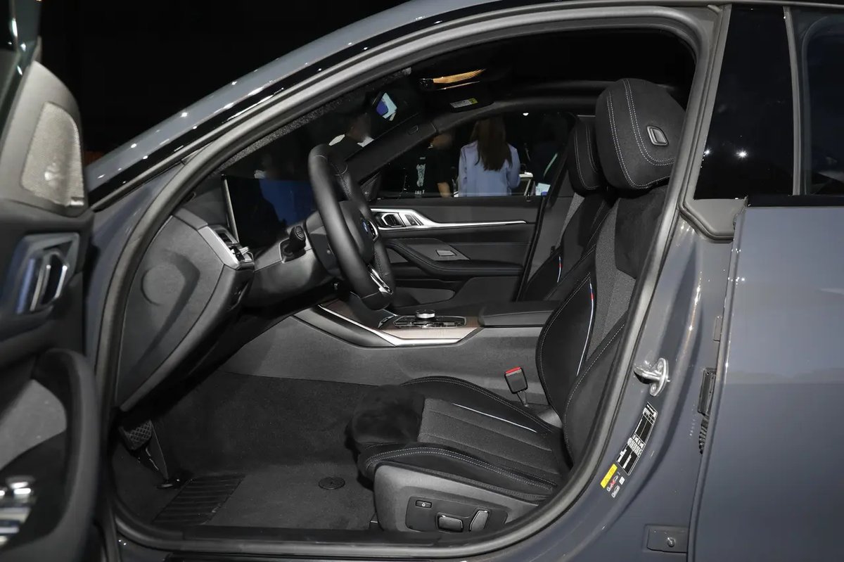 BMW i4 2023