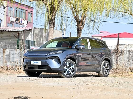 BYD Tang L 2025