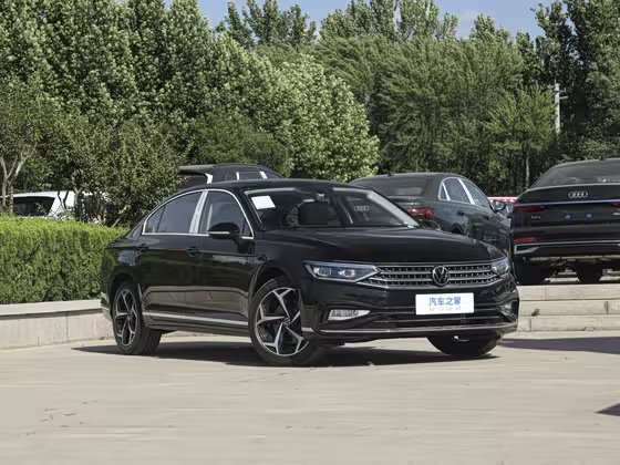 Volkswagen Magotan 2025