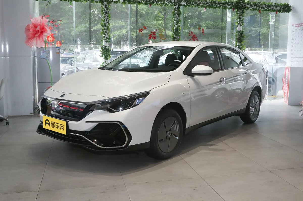 Venucia D60 EV 2022