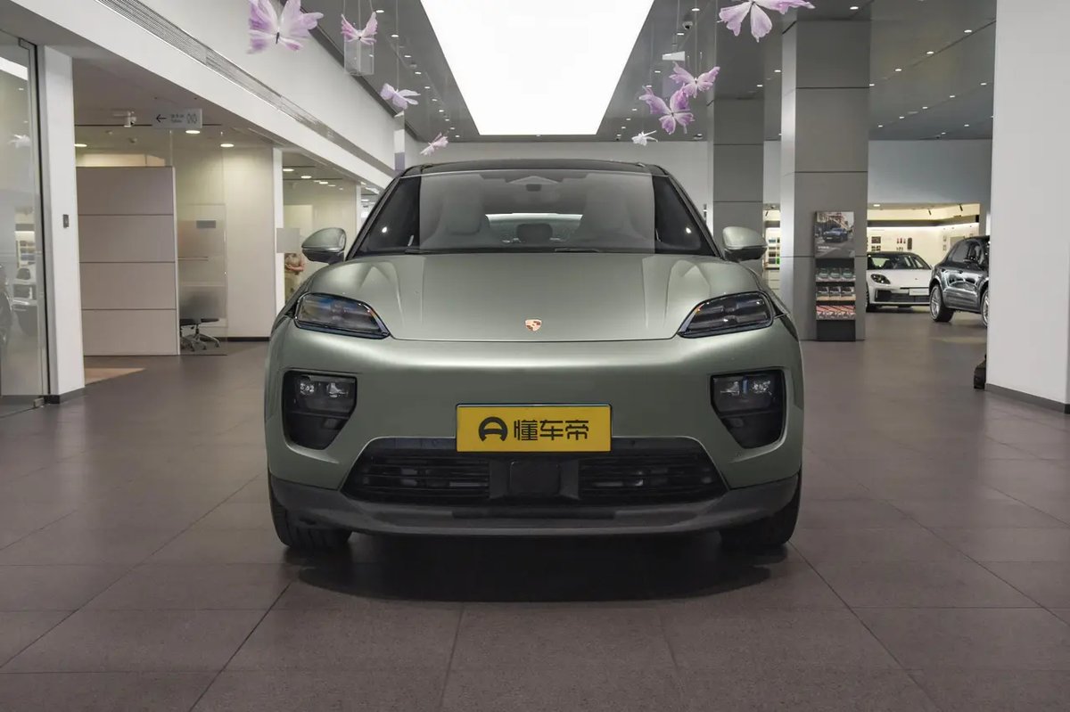 Porsche Macan EV 2024