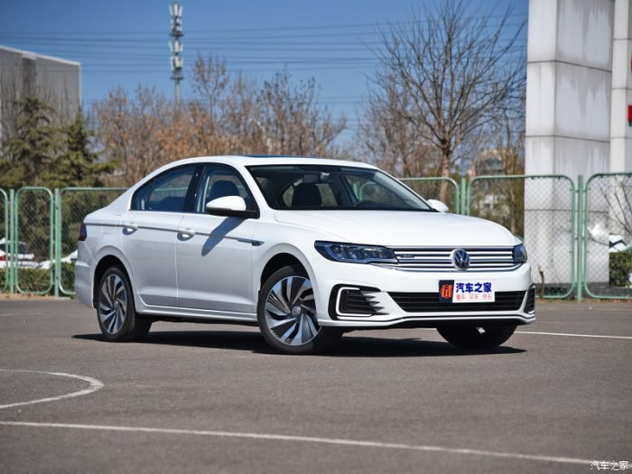 Volkswagen e-Bora 2021