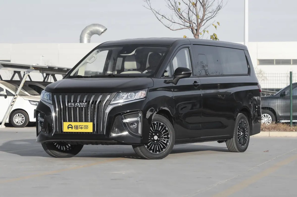 BAW M7 EV 2025