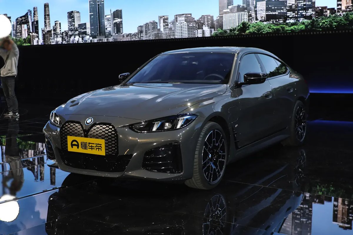 BMW i4 2025