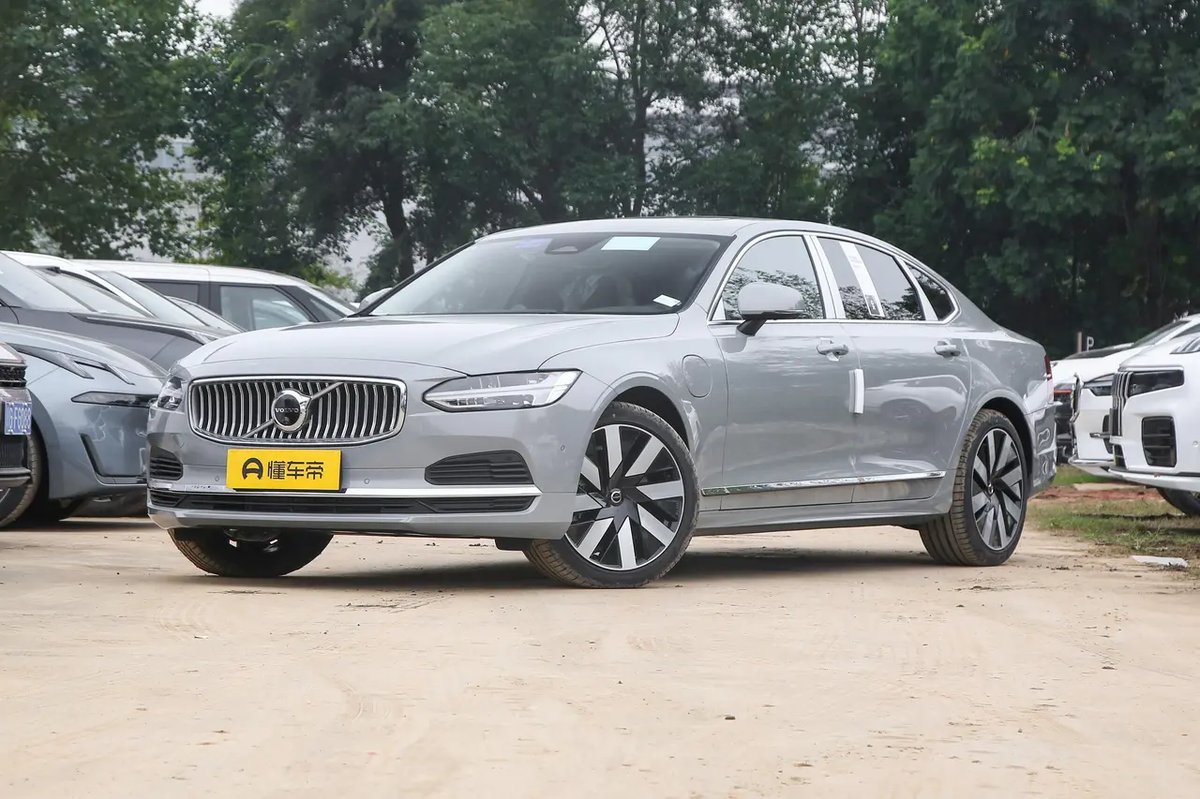 Volvo S90 Recharge 2025