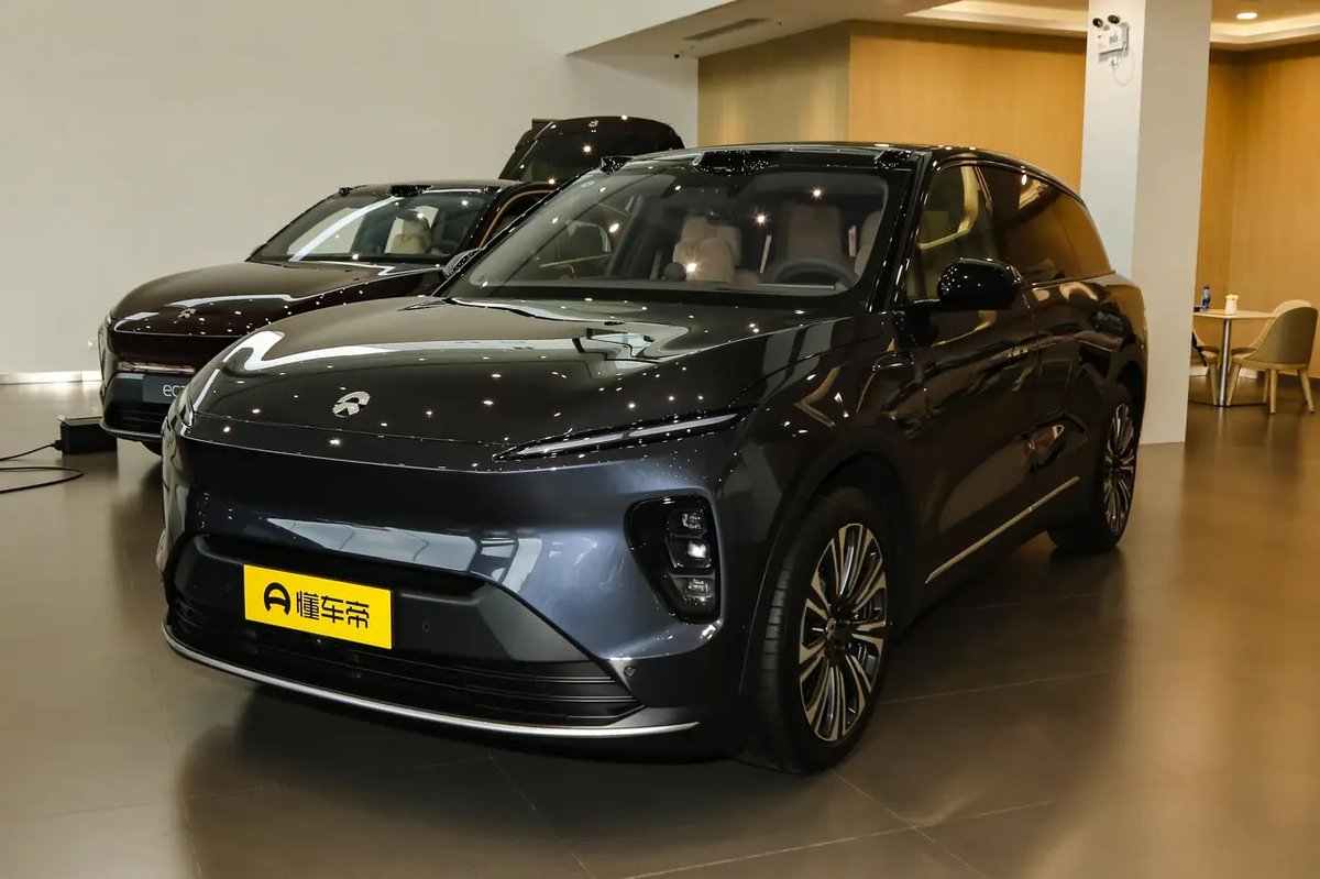 NIO ES8 2024