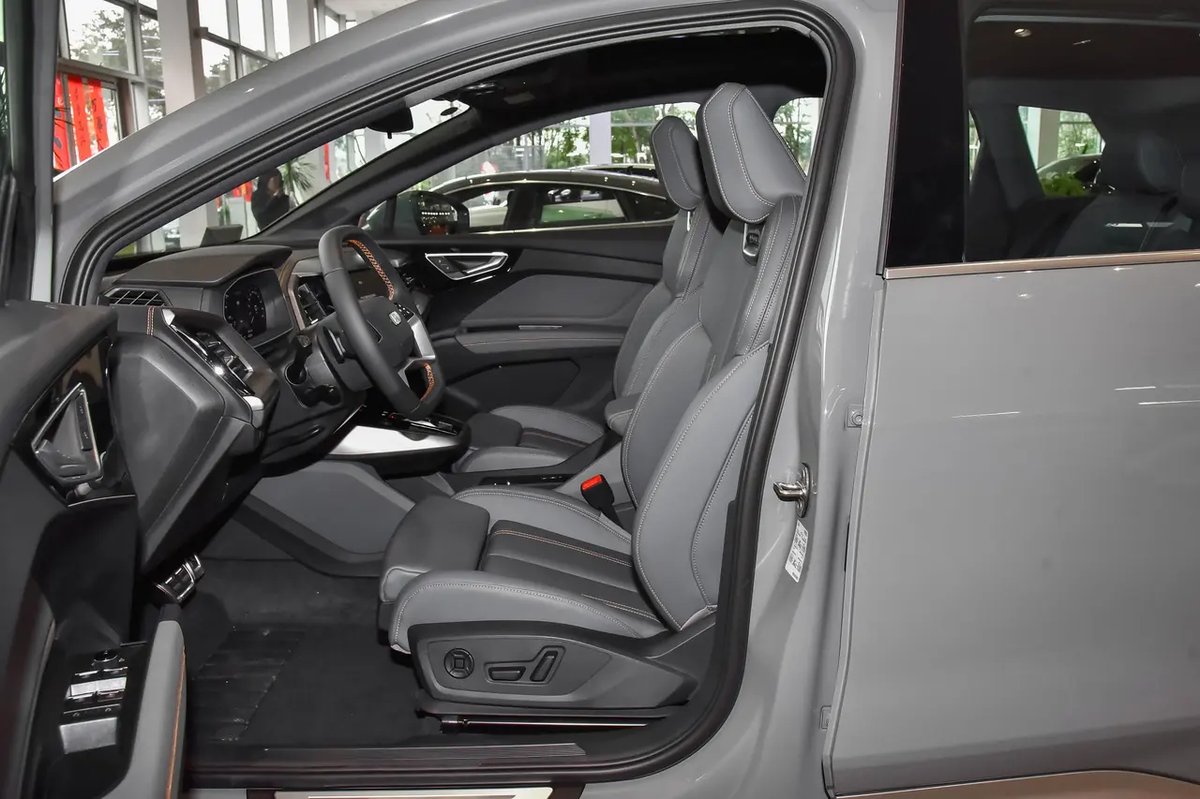 Audi Q4 e-tron 2024