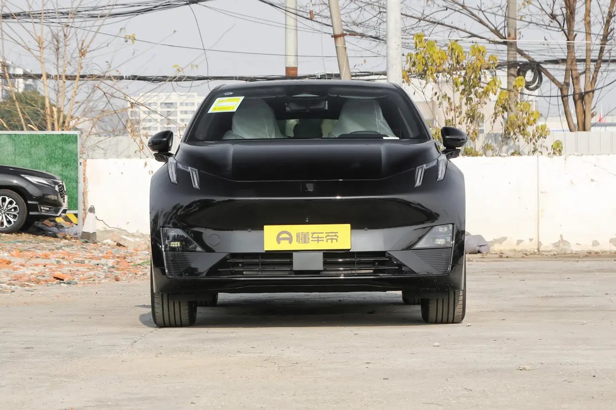Lynk & Co Z20 2025