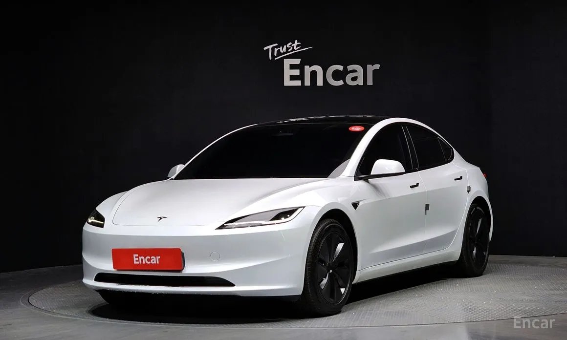 Tesla Model 3 2024