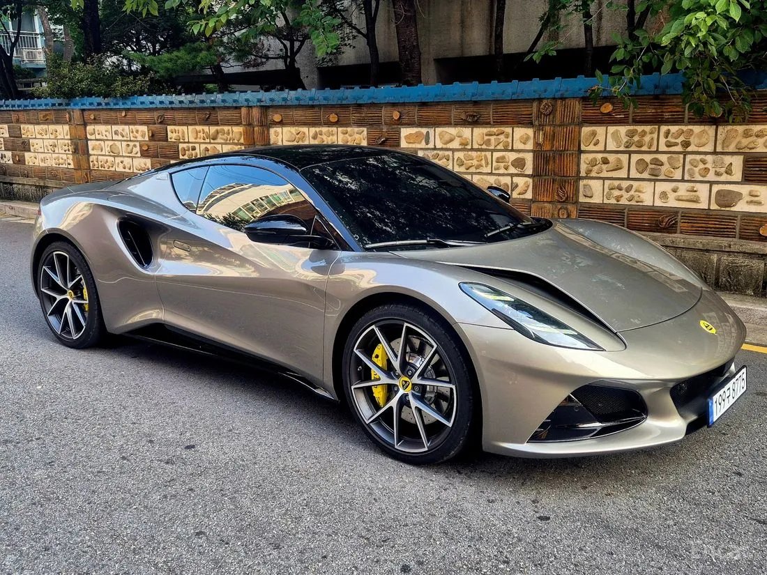 Lotus Emira 2024