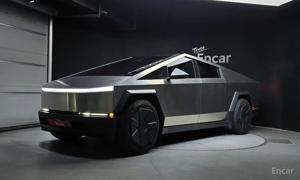 Tesla Cybertruck 2025