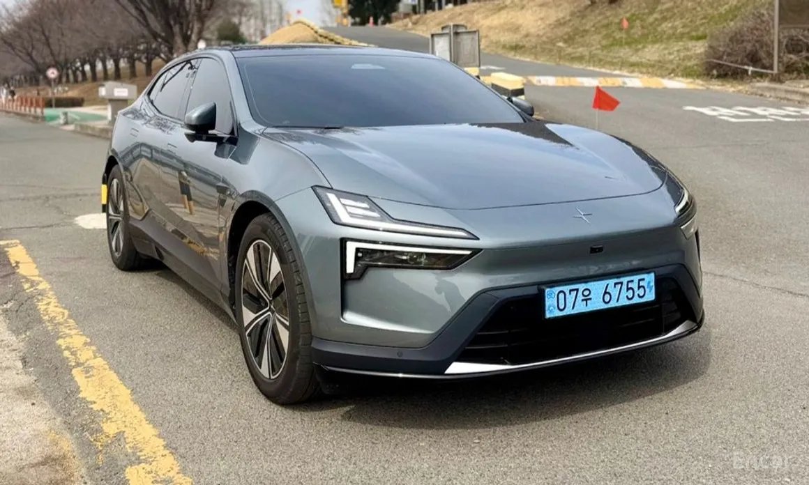 Polestar 4 2024