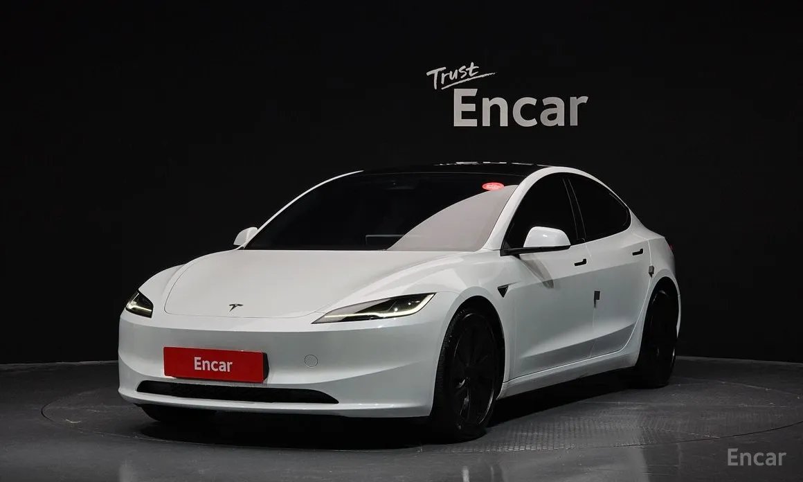 Tesla Model 3 2024